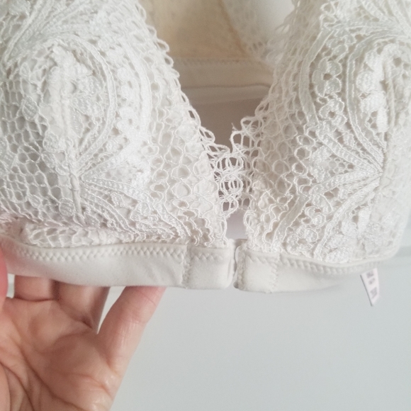 NWOT VS Ivory bralette - Picture 5 of 9